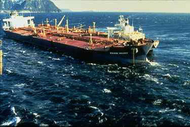 In Prince William Sound in Alaska, the Exxon Valdez spills 260,000 barrels (37,000 metric tons) of crude oil after running aground.